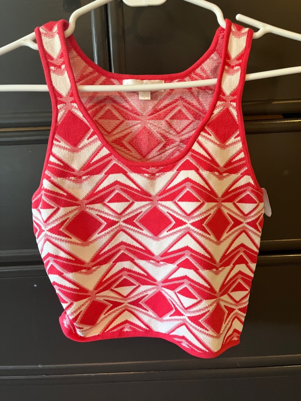 Anthropologie -Jealous Tomato - Geometric crop top - deep coral and off white